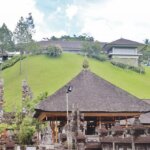 Mengungkap Keindahan dan Mitos di Istana Tampak Siring